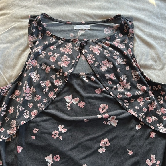 Maurices keyhole floral tank top - Picture 2 of 5